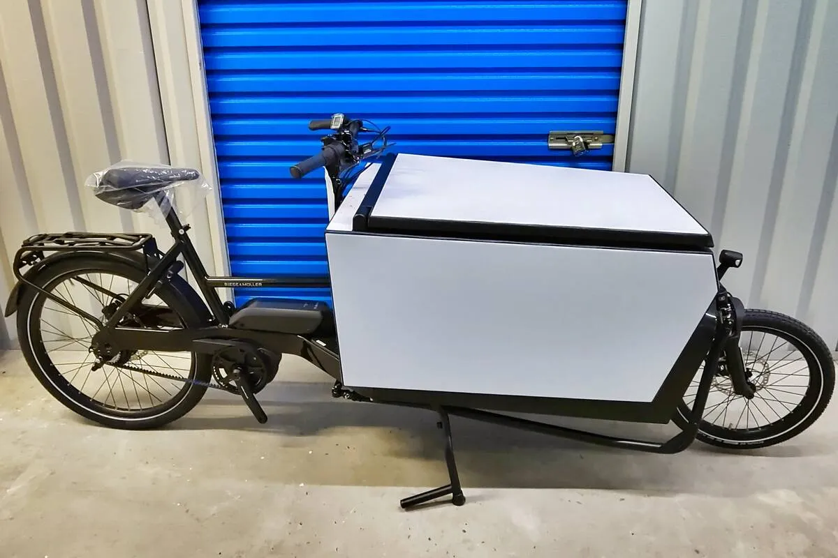 Riese & Müller Transport 85 vario in black with Utility Box