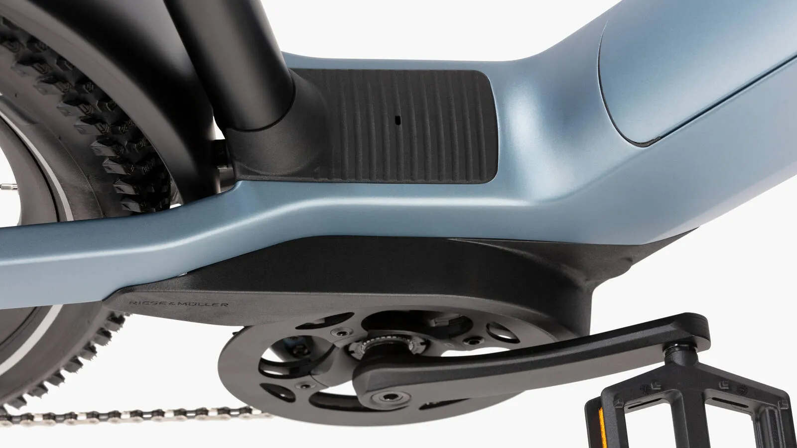 A cyclist enjoying a relaxed ride on the Nevo5.