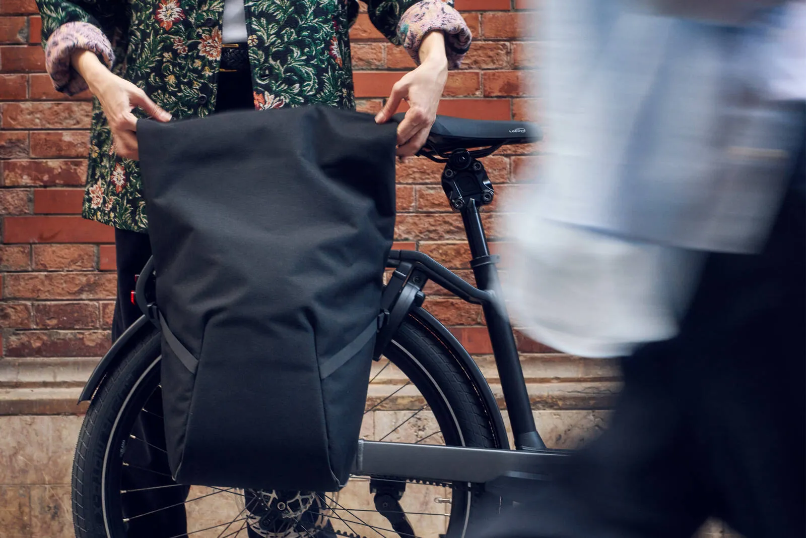 A cyclist exploring with the Nevo5 pinion.