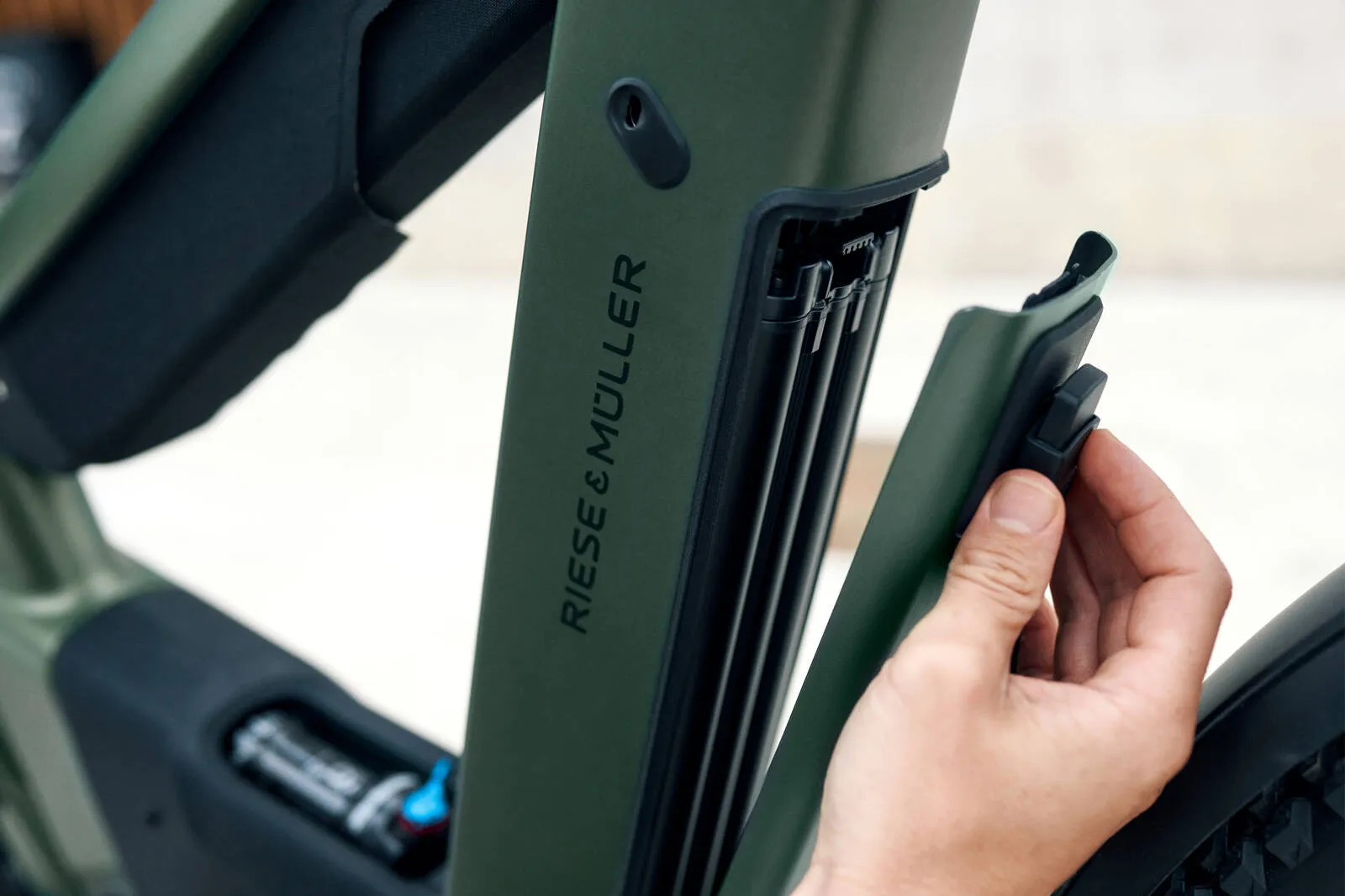 The Superdelite5 showcasing its touring capabilities on an adventure ride.