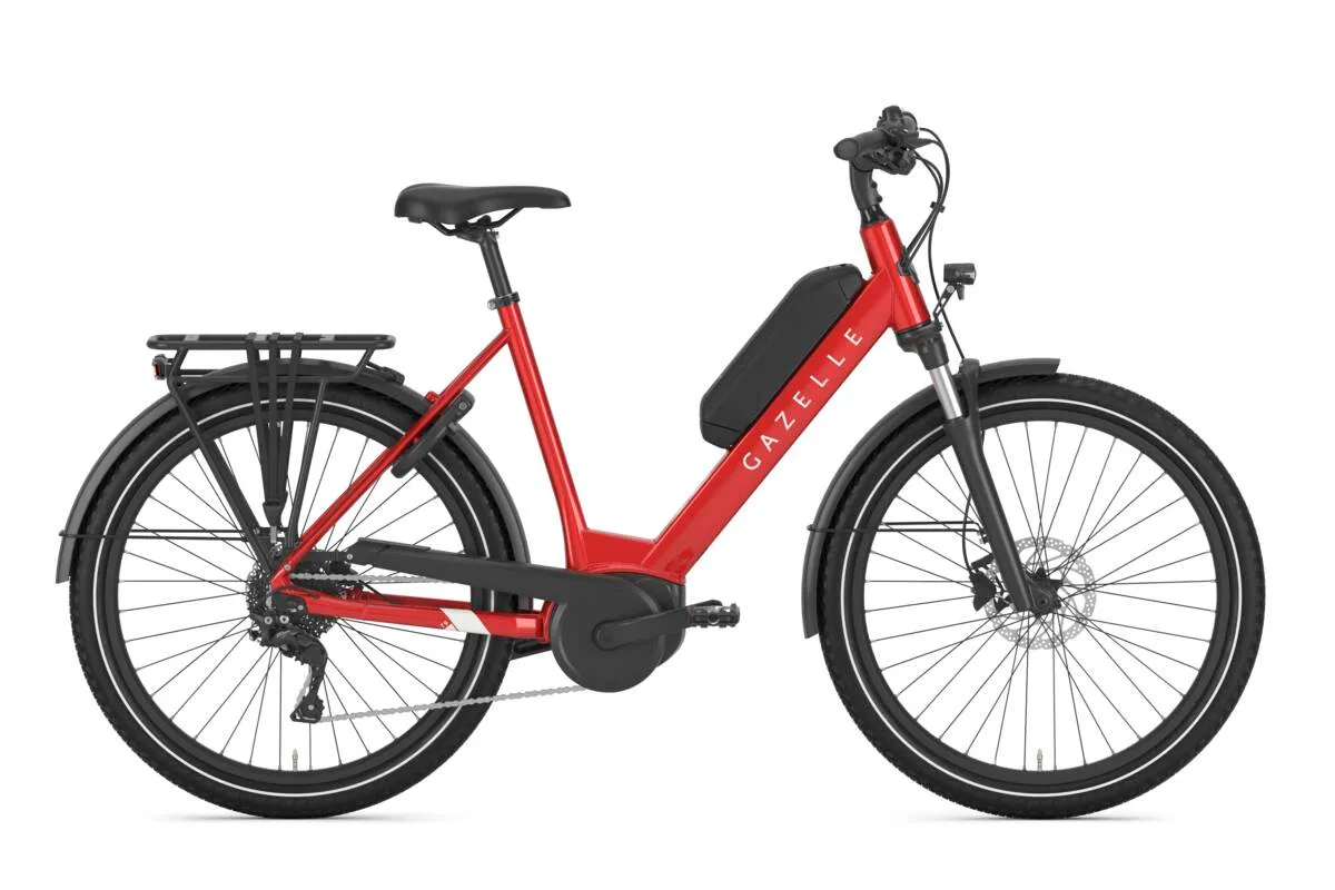 Gazelle Medeo T9 in champion red gloss with low-step frame.