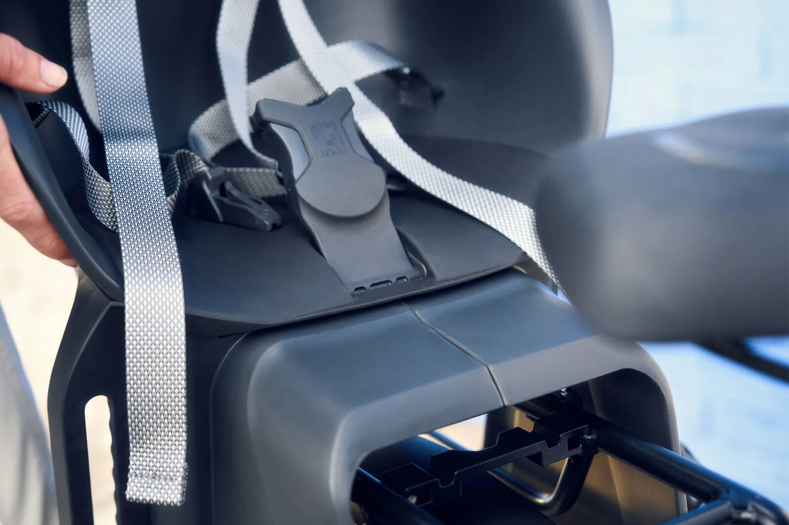 Riese & Müller Charger5 Mixte vario rear view showing the belt drive and rear rack.