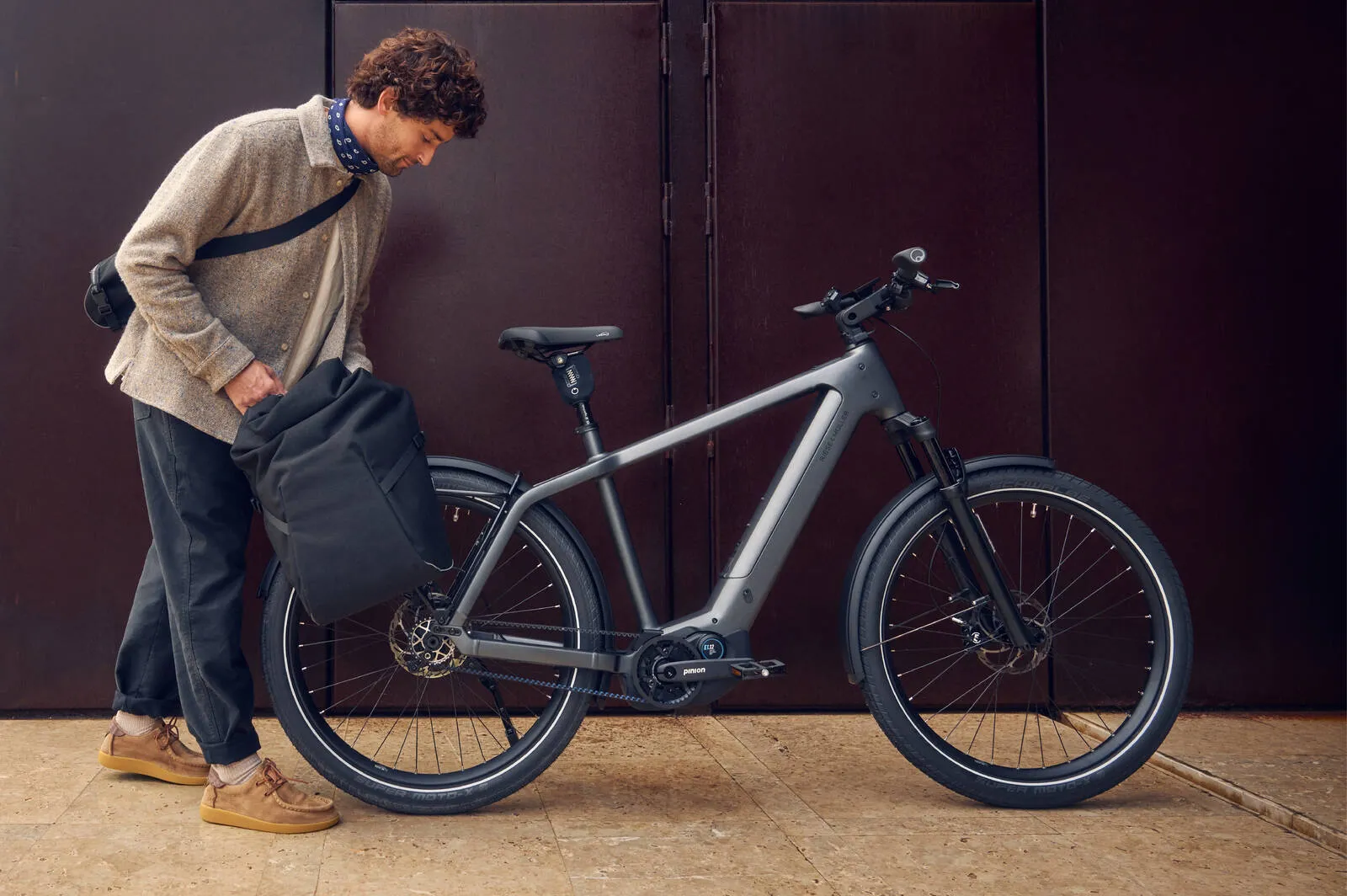 Riese & Müller Charger5 pinion with diamond frame, side view showing the integrated Pinion gearbox.