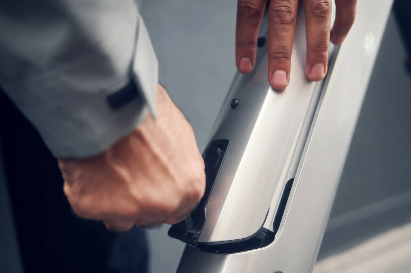 Riese & Müller Charger5 vario detail shot showing the high-quality finishing.