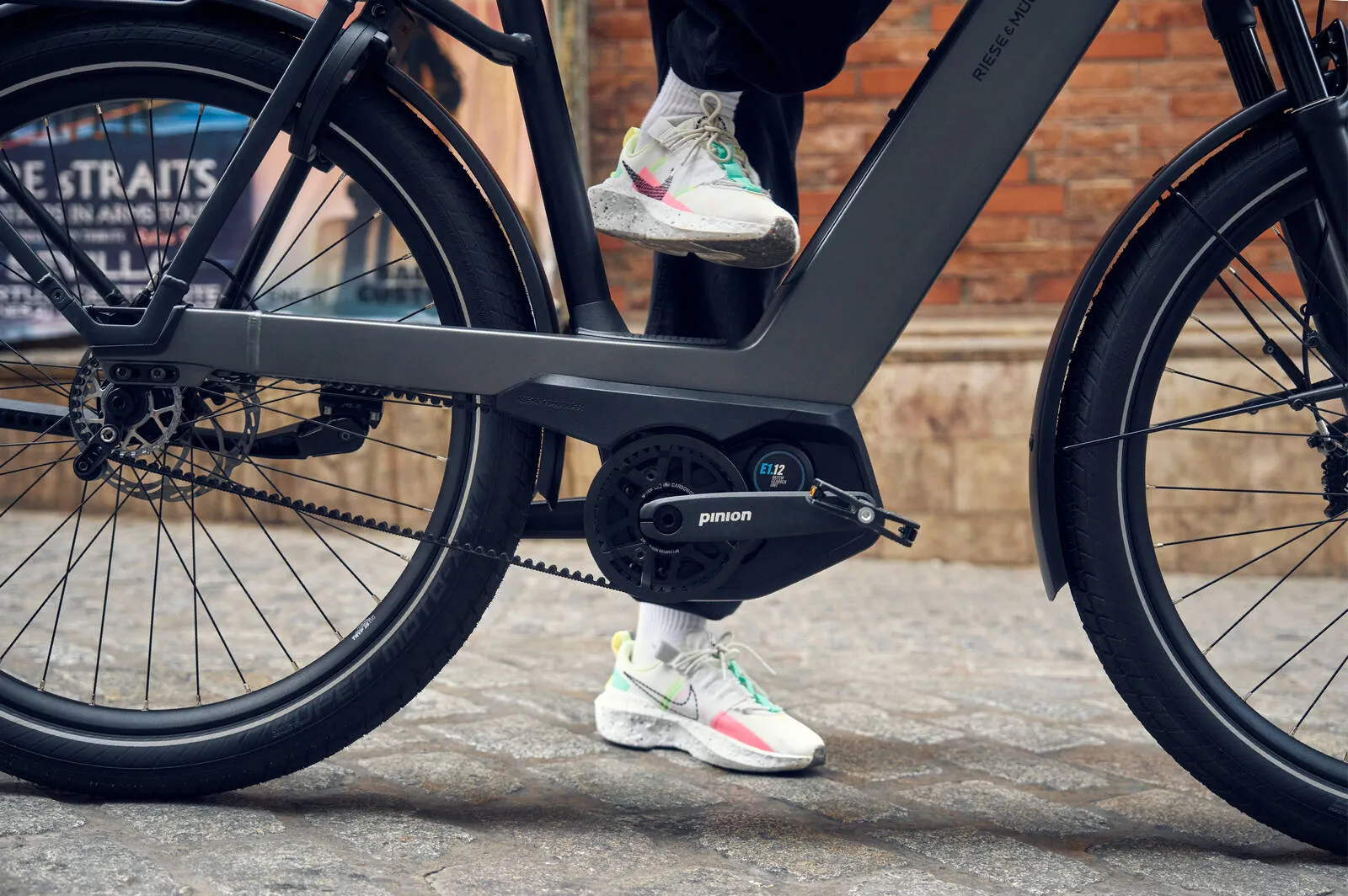 A cyclist riding the Nevo5 pinion with ease.