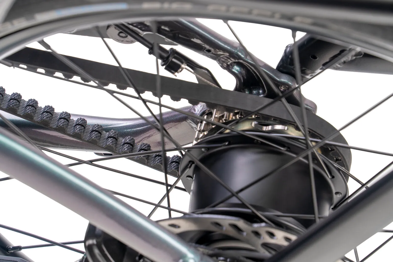 Close-up of the Gates carbon belt drive on the Vektron P5i.