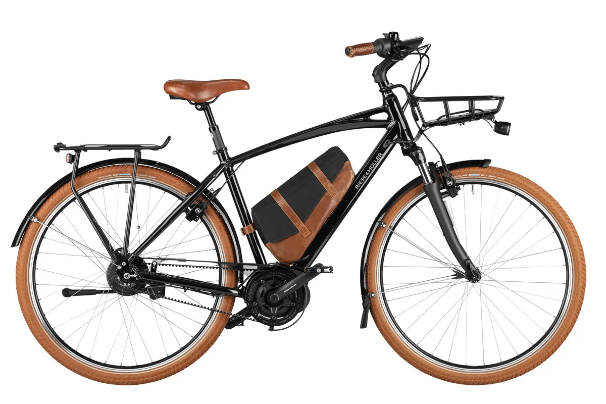 Riese & Müller Cruiser2 with diamond frame and front carrier in black.