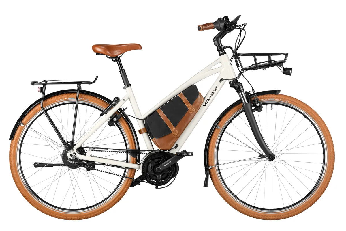 Riese & Müller Cruiser2 with mixte frame and front carrier in cream.