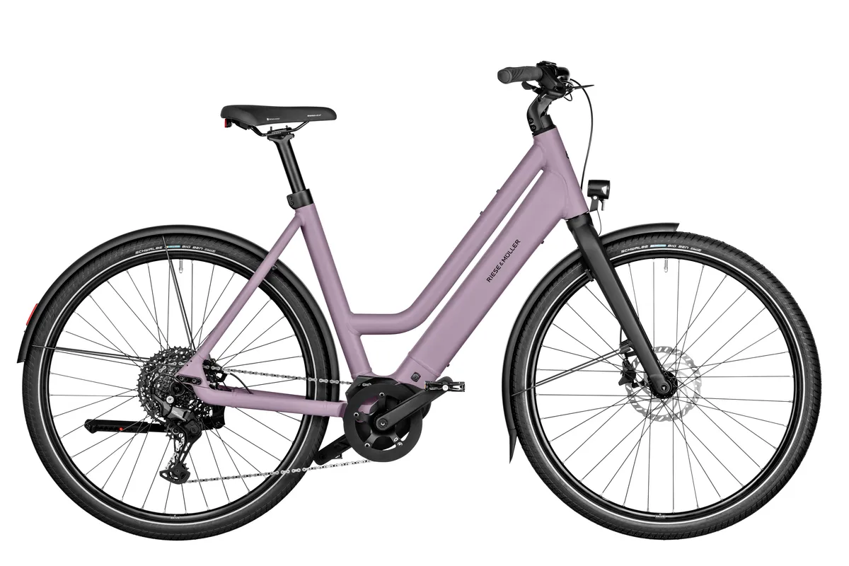 Riese & Müller Culture with a mixte frame in blossom colour.
