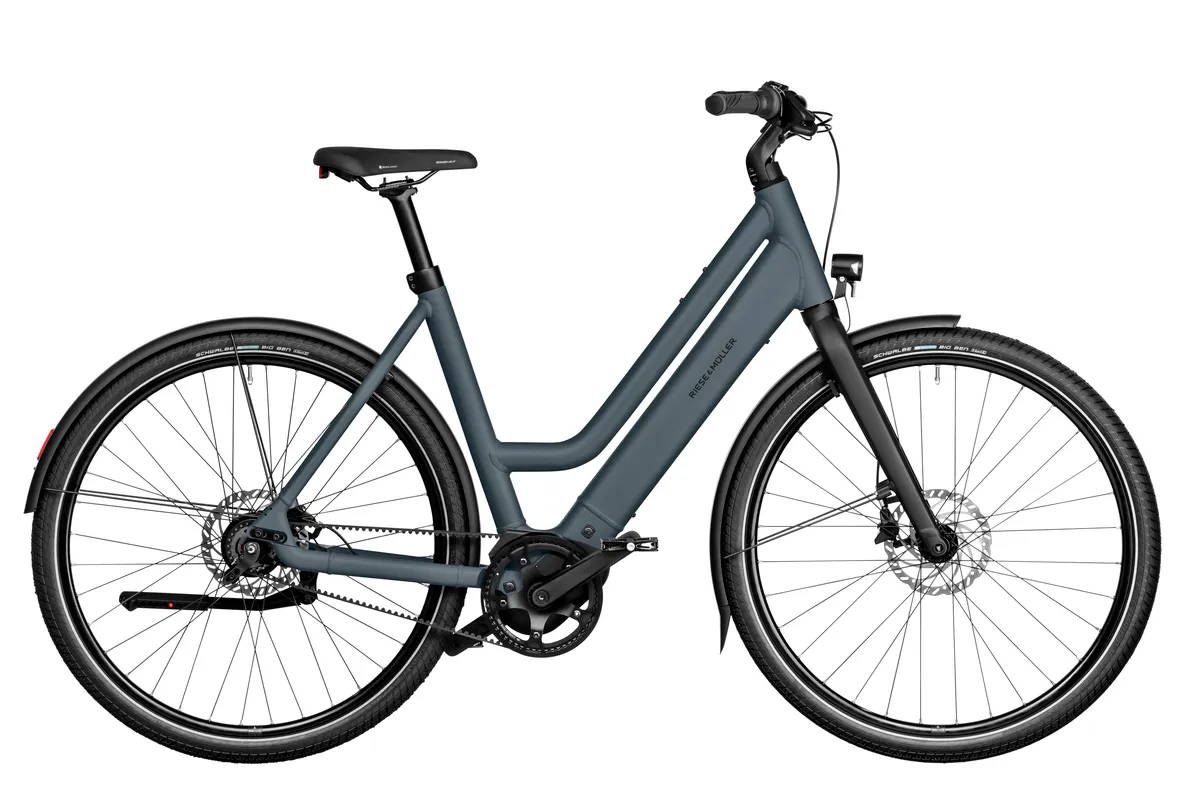 Riese & Müller Culture with a mixte frame in denim colour.