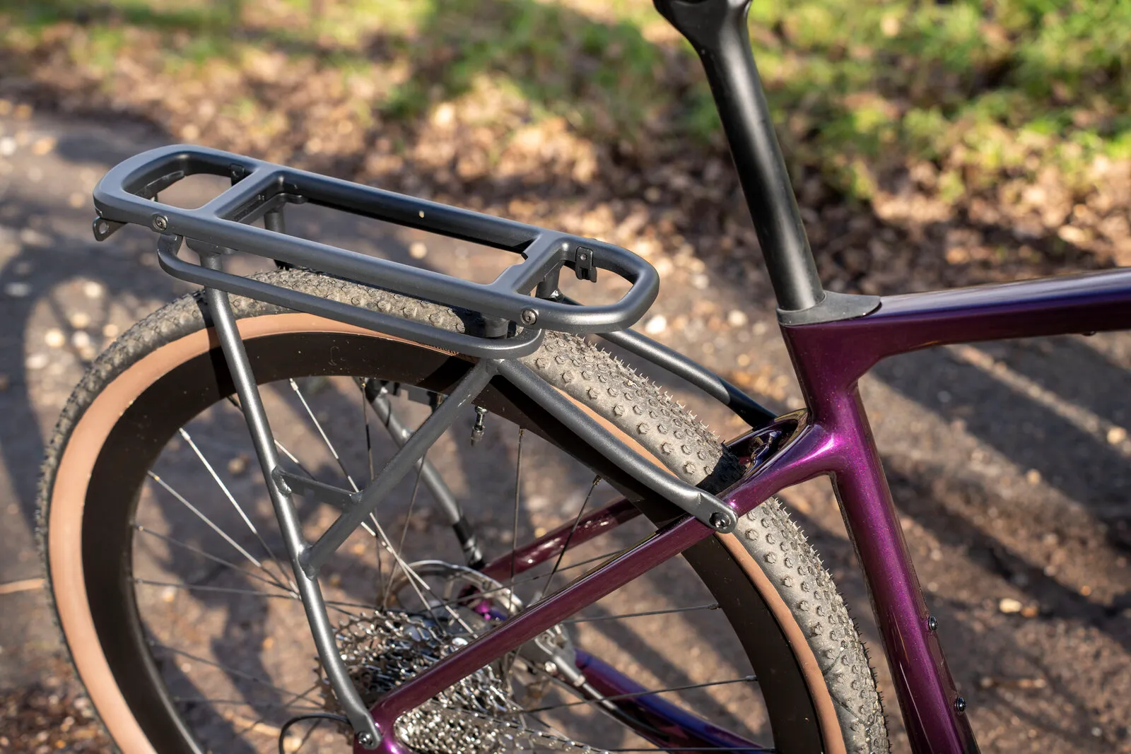 MIK pannier rack fitted to a cosmic purple Estarli G700.