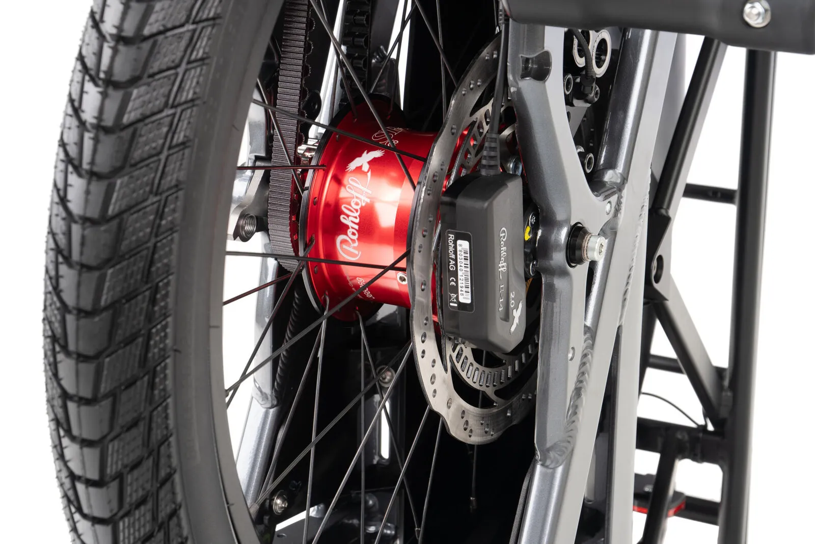 Close-up of the Rohloff E-14 hub on a Tern GSD R14.