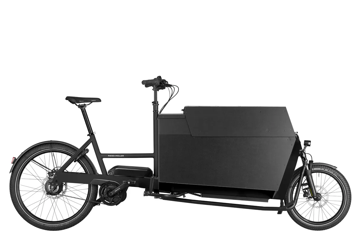 Riese & Müller Transporter2 85 vario in black with box with lockable flat box cover.