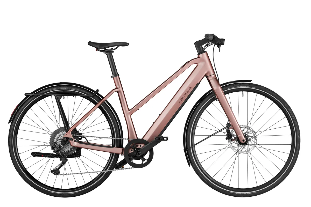 Riese & Müller UBN Seven touring in rose pink.
